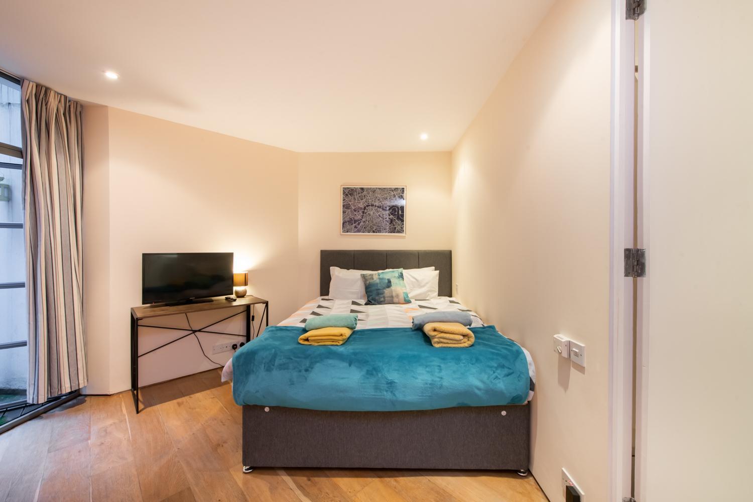 Апартаменты Pollen Street, Three-bedroom Flat Лондон